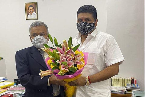 நிதித்துறை அமைச்சர் பழனிவேல் தியாகராஜனை நேரில் சந்தித்த ரிசர்வ் வங்கியின் மண்டல மேலாளர் எஸ் எம் சாமி