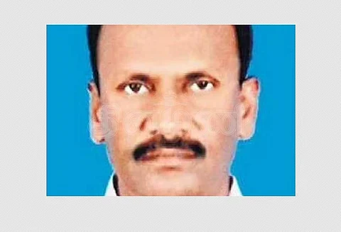 ஓய்வுபெற்ற பள்ளி ஆசிரியா் சிவப்பிரகாசம்
