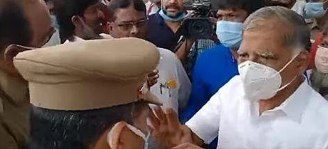 வாக்குவாதத்தில் ஈடுபட்ட மா. கம்யூனிஸ்ட் கட்சியினர்