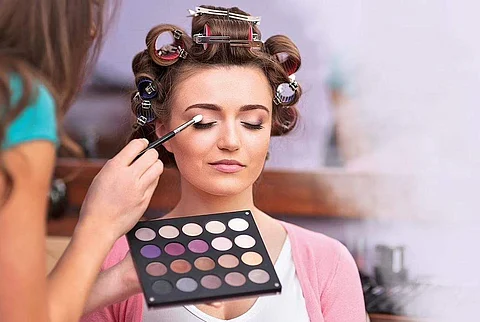 வீட்டில் உள்ள பொருள்களை வைத்தும் மேக்-அப்பை நீக்கலாம்!