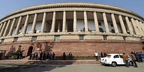 நாடாளுமன்ற ஊழியர்கள் 400 பேருக்கு கரோனா