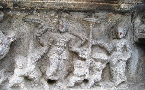 வரலாறு போற்றும் குடை