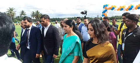 ஒசூரில் கிரிக்கெட் மைதானத்தை திறந்துவைத்த எம்.எஸ்.தோனி!