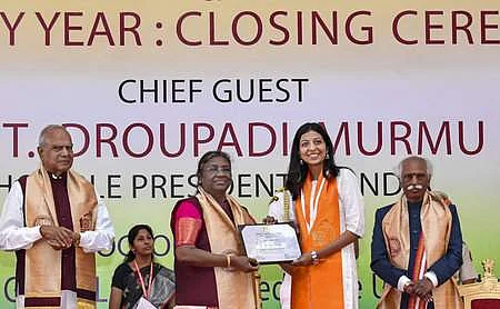 தொழில்நுட்ப கல்வியில் மாணவிகள் அதிகரிக்க வேண்டும்: குடியரசுத் தலைவா் வலியுறுத்தல்