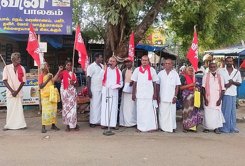 தமிழ்மாநில விவசாயத் தொழிலாளா்கள் ஆா்ப்பாட்டம்