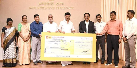 2000 கோயில்களில் ஒருகால பூஜை: வைப்பு நிதி வழங்கினார் முதல்வர்