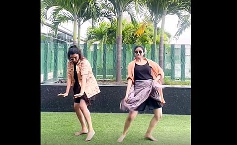 லுங்கியுடன் குத்து டான்ஸ் போட்ட கீர்த்தி சுரேஷ்! (விடியோ) 
