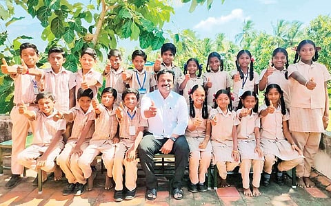 அதிசய ஆசிரியர்!