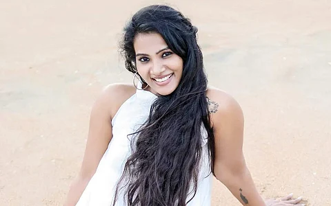 செய்தி வாசிப்பாளர் டூ கதாநாயகி.