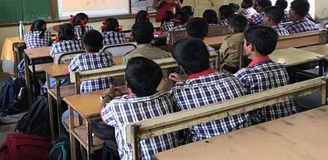தமிழ்நாட்டில் 49 கேந்திரிய வித்யாலயா பள்ளிகளில் ஒரு தமிழாசிரியர் கூட இல்லையா?  ஆர்டிஐ தகவல்