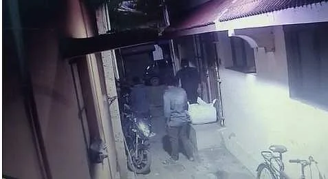 சிசிடிவி கேமராவில் பதிவான காட்சி.