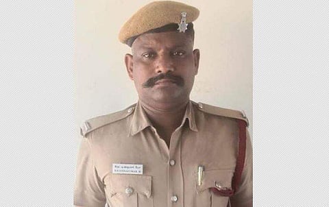 அடையாளம் தெரியாத வாகனம் மோதி பலியான தீயணைப்பு வீரர் கிருஷ்ணகுமார்