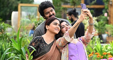 விஜயின் வாரிசு: ஏராளமான புகைப்படங்களை வெளியிட்ட தயாரிப்பு நிறுவனம்!
