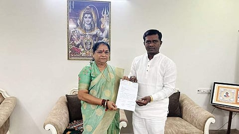 புதிய யுக்தியை கையாள்கிறதா பாஜக? குஜராத்தில் மேலும் ஒரு காங்கிரஸ் எம்எல்ஏ ராஜிநாமா