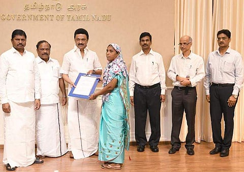 கட்டுமானத் தொழிலாளர்களுக்கு வீட்டுவசதி வழங்கும் திட்டம்: முதல்வர் தொடக்கிவைத்தார்