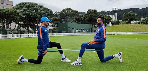 இந்தியா - நியூசிலாந்து டி20: மழையால் ஆட்டம் தொடங்குவதில் தாமதம்!