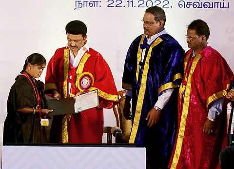 இராணி மேரி கல்லூரியில் 104வது பட்டமளிப்பு விழாவில் கலந்து கொண்டு மாணவிகளுக்கு பட்டம் வழங்கி கெளரவித்த முதல்வர் மு.க. ஸ்டாலின்.