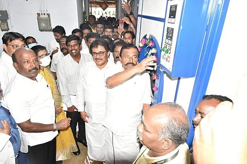 திருச்சி அரசு மருத்துவமனையில் உணர்வு சிகிச்சை பூங்கா, தீவிர சிகிச்சை பிரிவை திறந்து வைத்த அமைச்சர்கள் கே.என். நேரு, மா. சுப்பிரமணியன் ஆகியோர்.