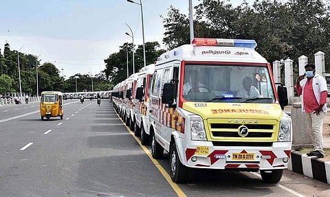 ஆம்புலன்ஸில் எரிபொருள் தீர்ந்துபோனதால் நோயாளி மரணம்