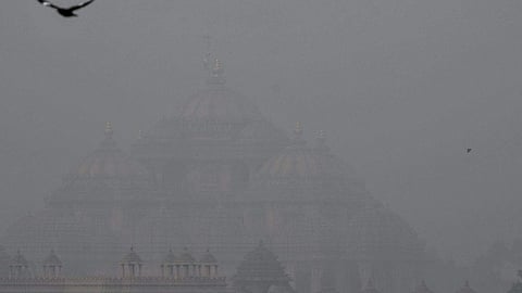 தில்லியில் ஏற்பட்டுள்ள காற்று மாசு