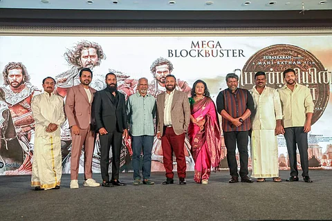 லைகா குழும தலைவர் சுபாஸ்கரன், பிரேமா சுபாஸ்கரன், இயக்குநர் மணிரத்னம், விக்ரம், பார்த்திபன், கார்த்தி, ஜெயம் ரவி, தமிழ்குமரன் உள்ளிட்டோர் கலந்து கொண்டனர்.