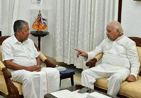 கேரள ஆளுநர் ஆரிஃப் முகமது கானுடன் முதல்வர் பினராயி விஜயன்