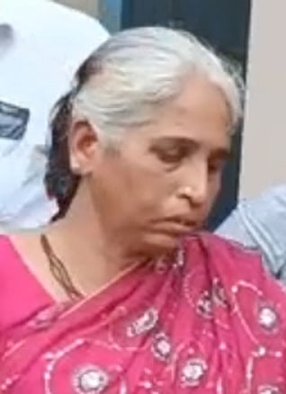 கைது செய்யப்பட்ட லதா என்ற சபானா.