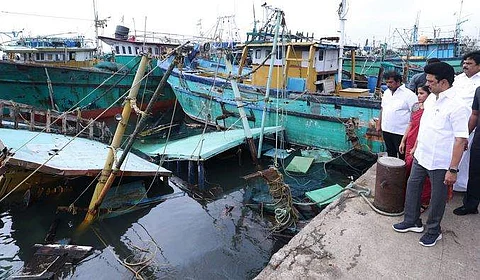 புயல் பாதிப்பு: விரைவான மீட்புப் பணி; முதல்வா் ஸ்டாலின் நேரில் ஆய்வு
