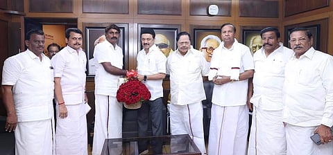 திமுகவில் இணைந்த கோவை மாவட்ட எம்.ஜி.ஆர். இளைஞரணிச் செயலர் 