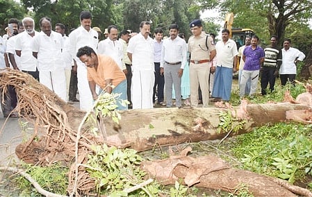 விழுப்புரம் மாவட்டத்தில் 18 புயல் நிவாரண மையங்களில் 2,850 போ் தங்கவைப்பு: அமைச்சா் க.பொன்முடி