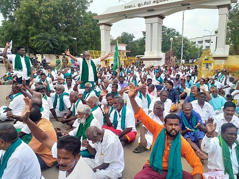 திருச்சி ஆட்சியரகத்தில் விவசாயிகள் முற்றுகை!
