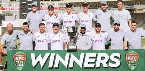 பாக். டெஸ்ட் தொடா்: முழுமையாகக் கைப்பற்றியது இங்கிலாந்து