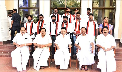 திமுகவில் இணைந்த பாஜக மாநிலச் செயலர் சி.கே.தீனா 