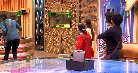 பிக் பாஸ் வீட்டிற்குள் வந்த பிரபல நடிகை!