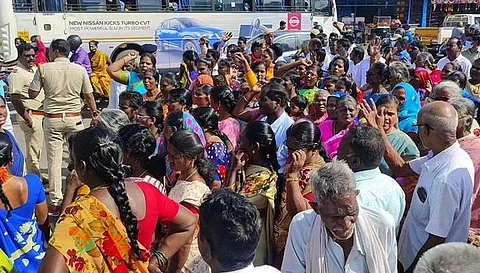செங்கல்பட்டில் மதுக்கடைக்கு எதிராக சாலை மறியல் போராட்டம்
