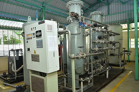 திருச்சி பெல் மருத்துவமனையில் வியாழக்கிழமை திறந்து வைக்கப்பட்ட மருத்துவ ஆக்சிஜன் உற்பத்தி அலகு.