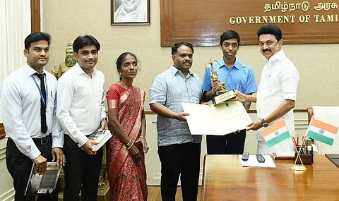 முதல்வர் மு.க.ஸ்டாலினுடன் பிரக்ஞானந்தா சந்திப்பு!
