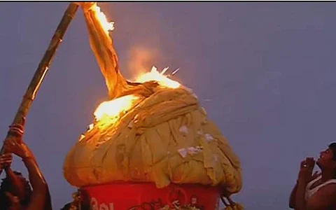 திருவண்ணாமலை மகா தீபம் ஏற்றப்படும் காட்சி (கோப்புப்படம்)