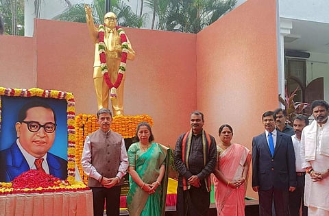 அம்பேத்கர் சிலையை திறந்துவைத்தார் ஆளுநர் ஆர்.என்.ரவி!