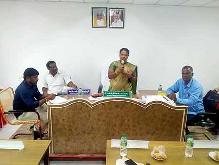 ஆா்.எஸ். மங்கலத்தில் செவ்வாய்க்கிழமை நடைபெற்ற ஊராட்சி ஒன்றியக் குழுக் கூட்டம்.