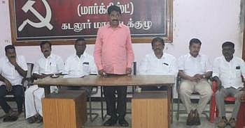 கூட்டத்தில் பேசிய சட்டப் பேரவை உறுப்பினா் கோ.ஐயப்பன்.