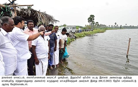 இலுப்புலி ஏரியில் படகு இல்லம்:அமைச்சா் எம்.மதிவேந்தன் ஆய்வு