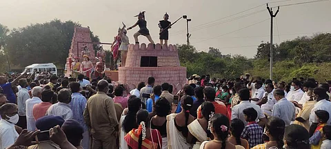 வீரமங்கை வேலுநாச்சியார் அலங்கார ஊர்திக்கு ராணிப்பேட்டை மாவட்ட எல்லையில் உற்சாக வரவேற்பு..