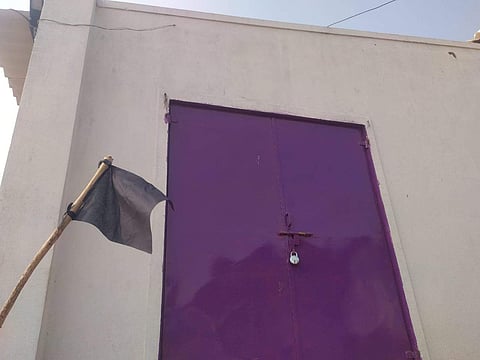 அவிநாசி அருகே விசைத்தறிக் கூடங்களில் கருப்புக்கொடி ஏற்றி போராட்டம்