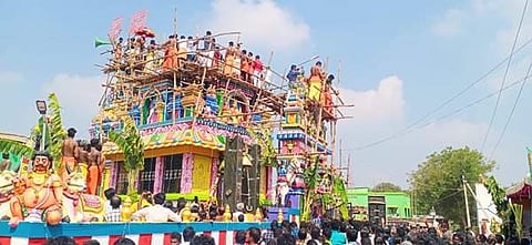 மானாமதுரையில் வைகை கரை அய்யனார் அலங்காரகுளம் சோணையா சுவாமி கோயிலில் கும்பாபிஷேகம் நடைபெற்றது.