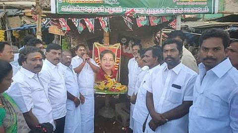 உசிலம்பட்டியில் முன்னாள் முதல்வர் ஜெயலலிதா பிறந்தநாள் விழா கொண்டாட்டம்