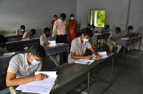 குடிமைப்பணித் தோ்வு பயிற்சி வகுப்பு:18 மையங்களில் நுழைவுத் தோ்வு