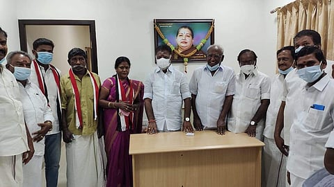 திமுகவில் இணைந்து சீட் வாங்கியவர் மீண்டும் அதிமுகவுக்கு திரும்பினார்