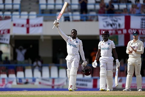 மே.இ. தீவுகள் முதல் இன்னிங்ஸில் முன்னிலை: 9 மணி நேரம் விளையாடி இங்கிலாந்தை வெறுப்பேற்றி சதமடித்த போனர்