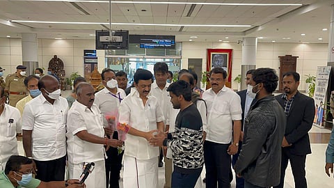 உக்ரைனிலிருந்து வந்த தமிழக மாணவர்களை வரவேற்ற முதல்வர் ஸ்டாலின்